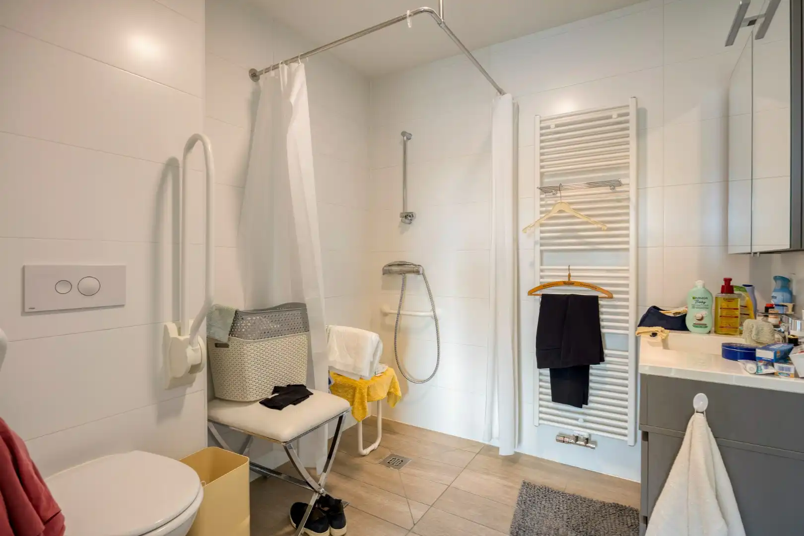 Leuke service flat met 2 SLPKS en terras in het hartje van Mol! foto 14