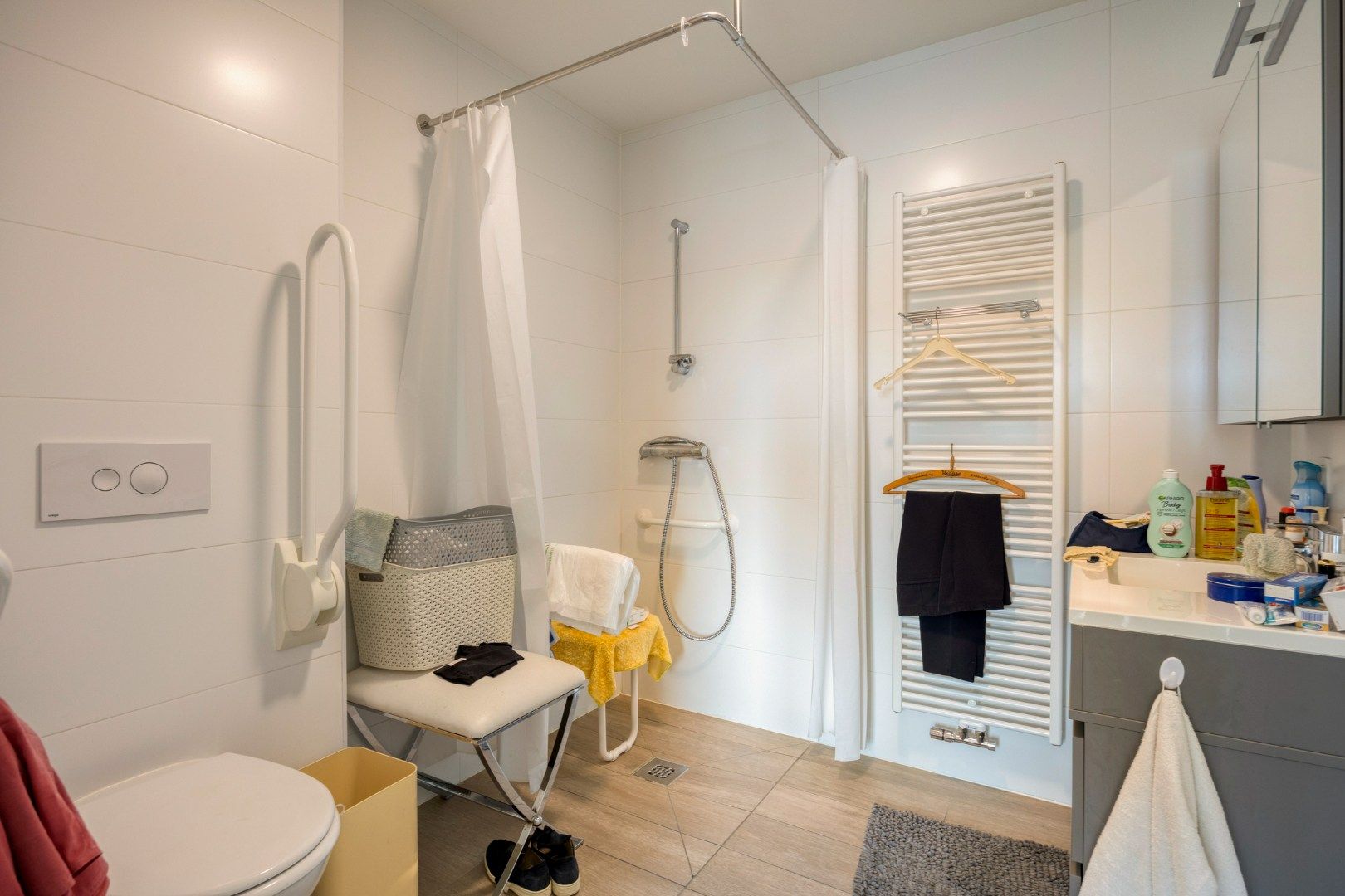 Leuke service flat met 2 SLPKS en terras in het hartje van Mol! foto 14