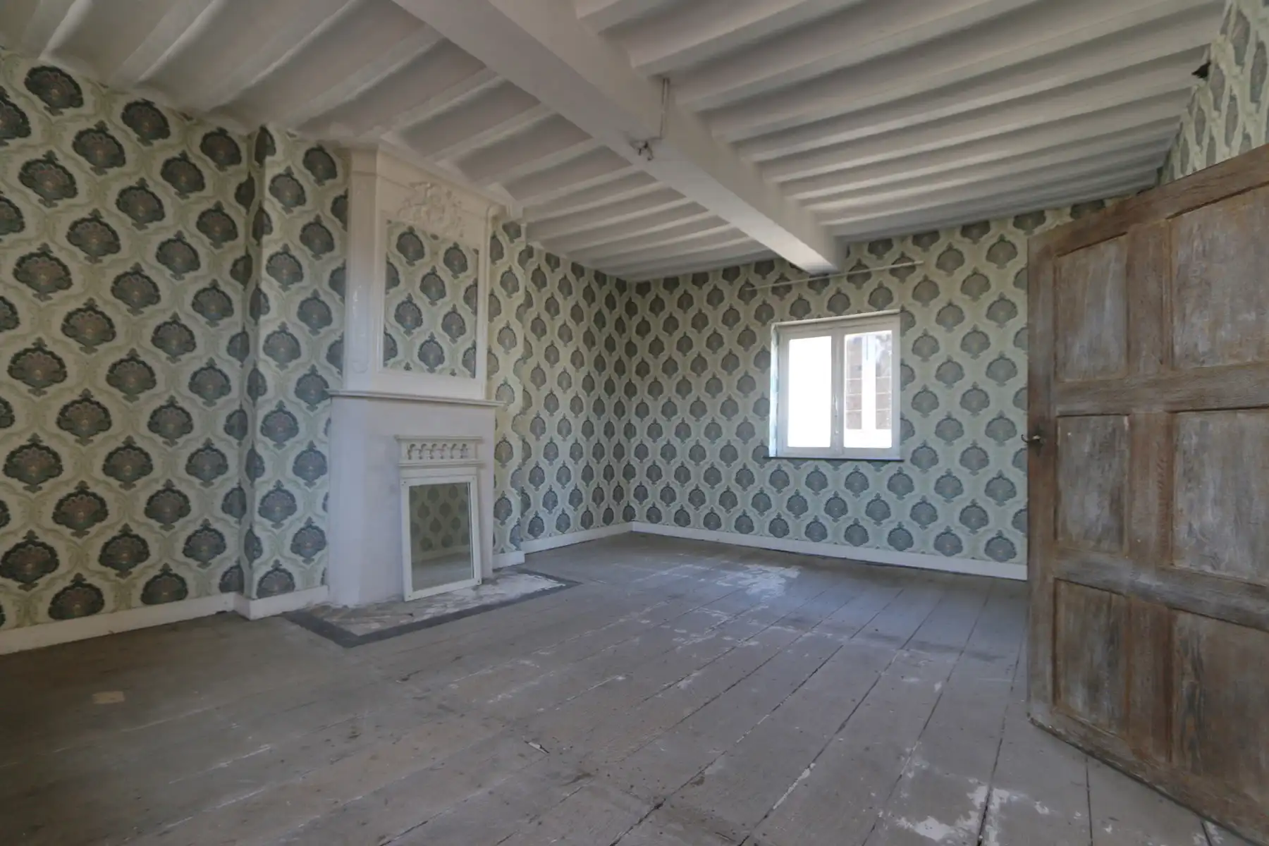 Authentieke begijnenwoning + bouwperceel met 6 garageboxen foto 14