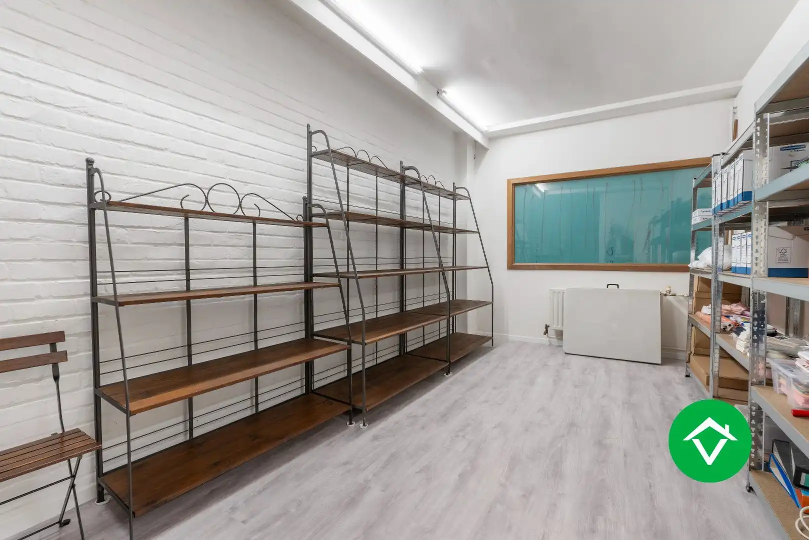 Veelzijdig handelspand met woonst en twee verhuurde appartementen in centrum Aartrijke foto 5