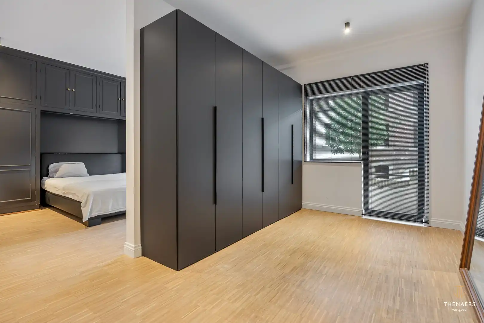 Stijlvol gerenoveerde karakterwoning nabij het centrum van Sint-Truiden. foto 21