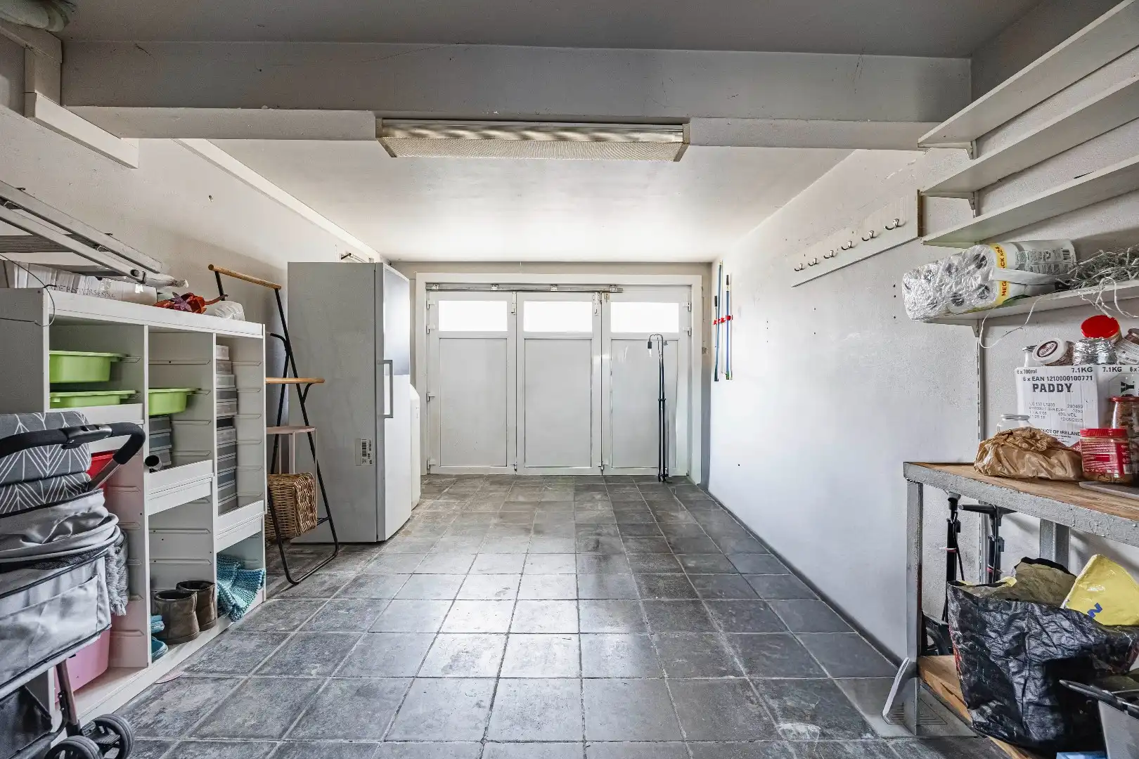 Instapklare bel-etagewoning met garage, zonnepanelen en aangename buitenruimte in het centrum van Heist. foto 11