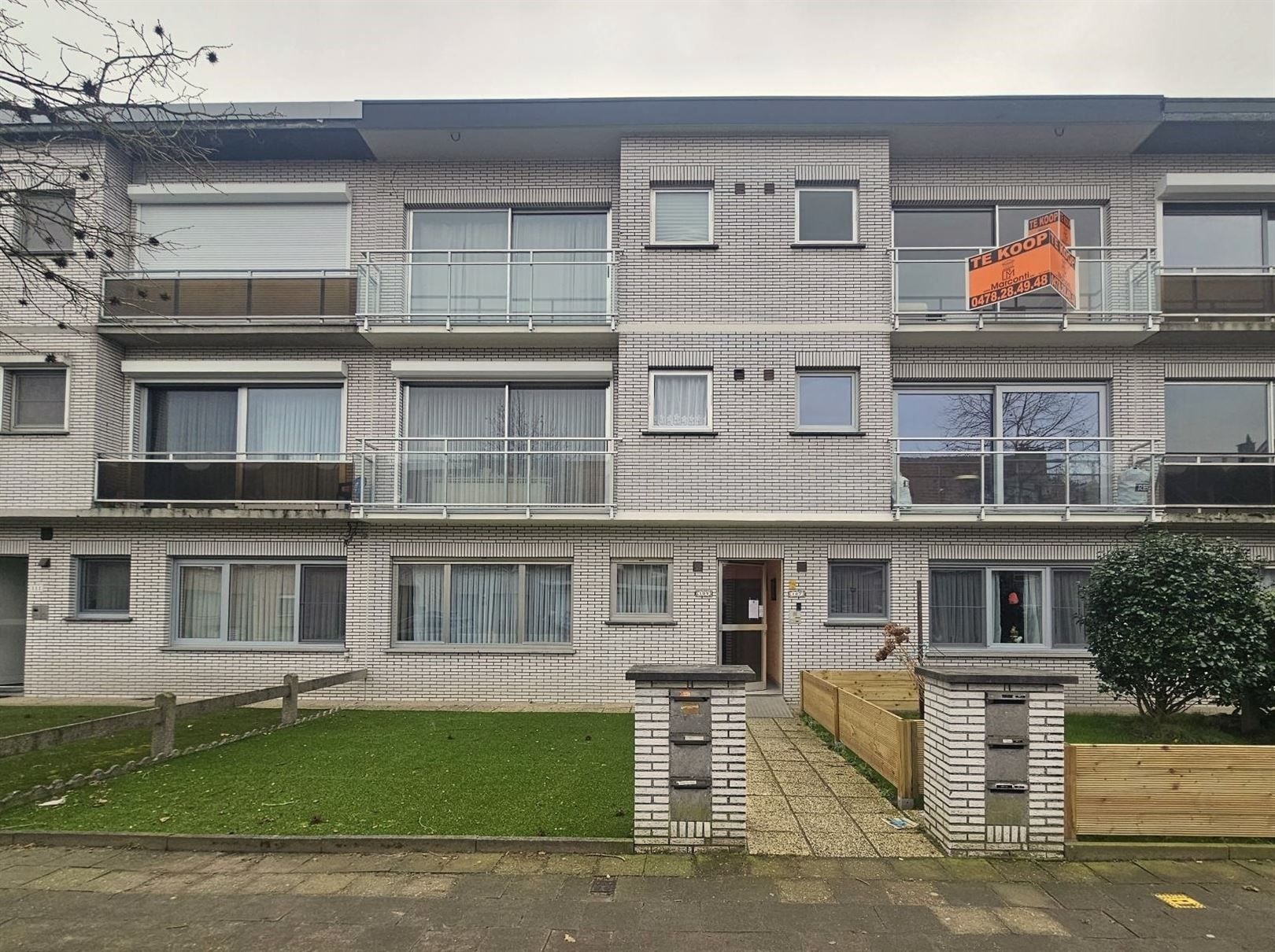 Appartement met 2slpks, 2 terrassen en garage. foto {{pictureIndex}}