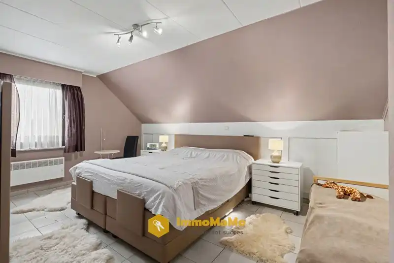ZEER PRAKTISCHE EN RUIME WONING MET 6 SLAAPKAMERS TE KOOP foto 16