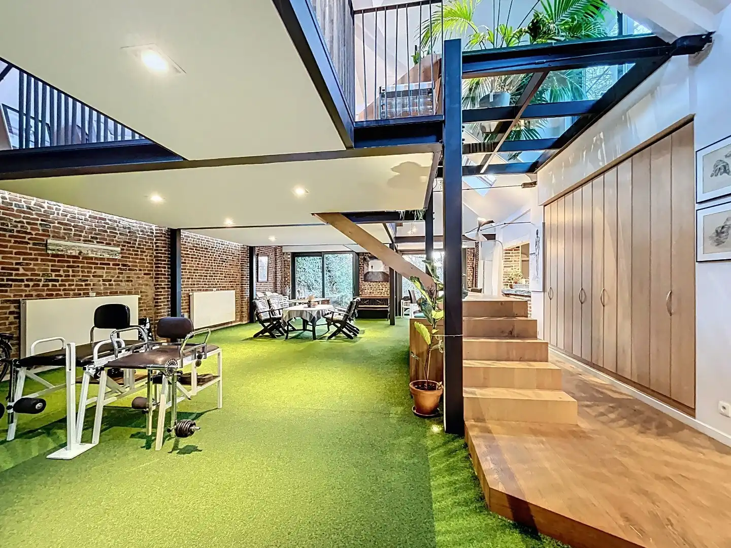 Instapklare loft met veel licht, ruimte en westgerichte tuin foto 8