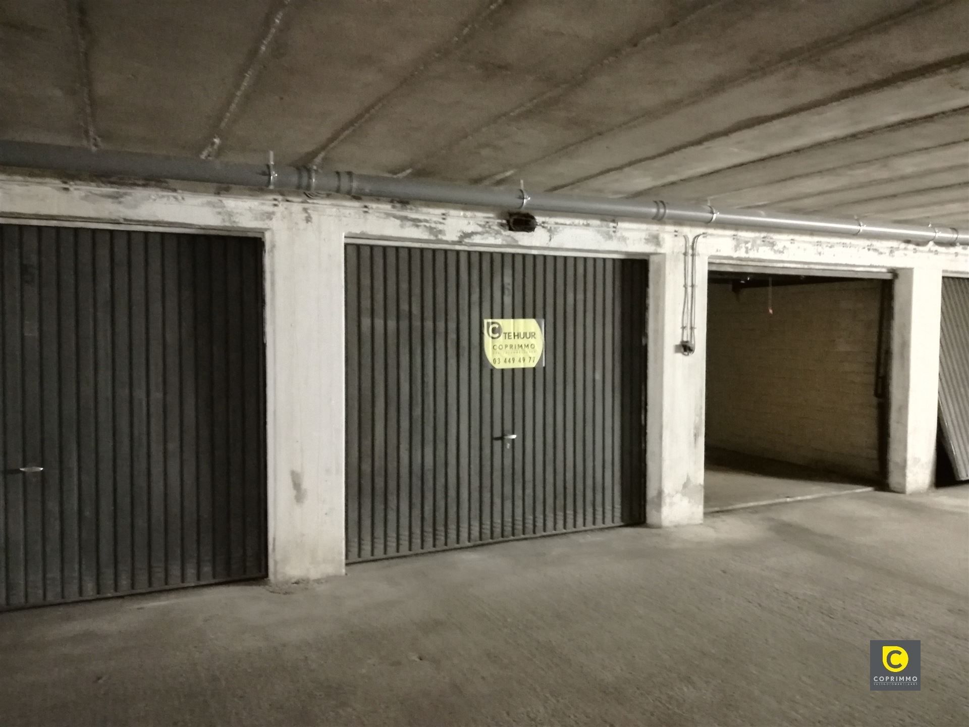 Ondergrondse garagebox foto {{pictureIndex}}