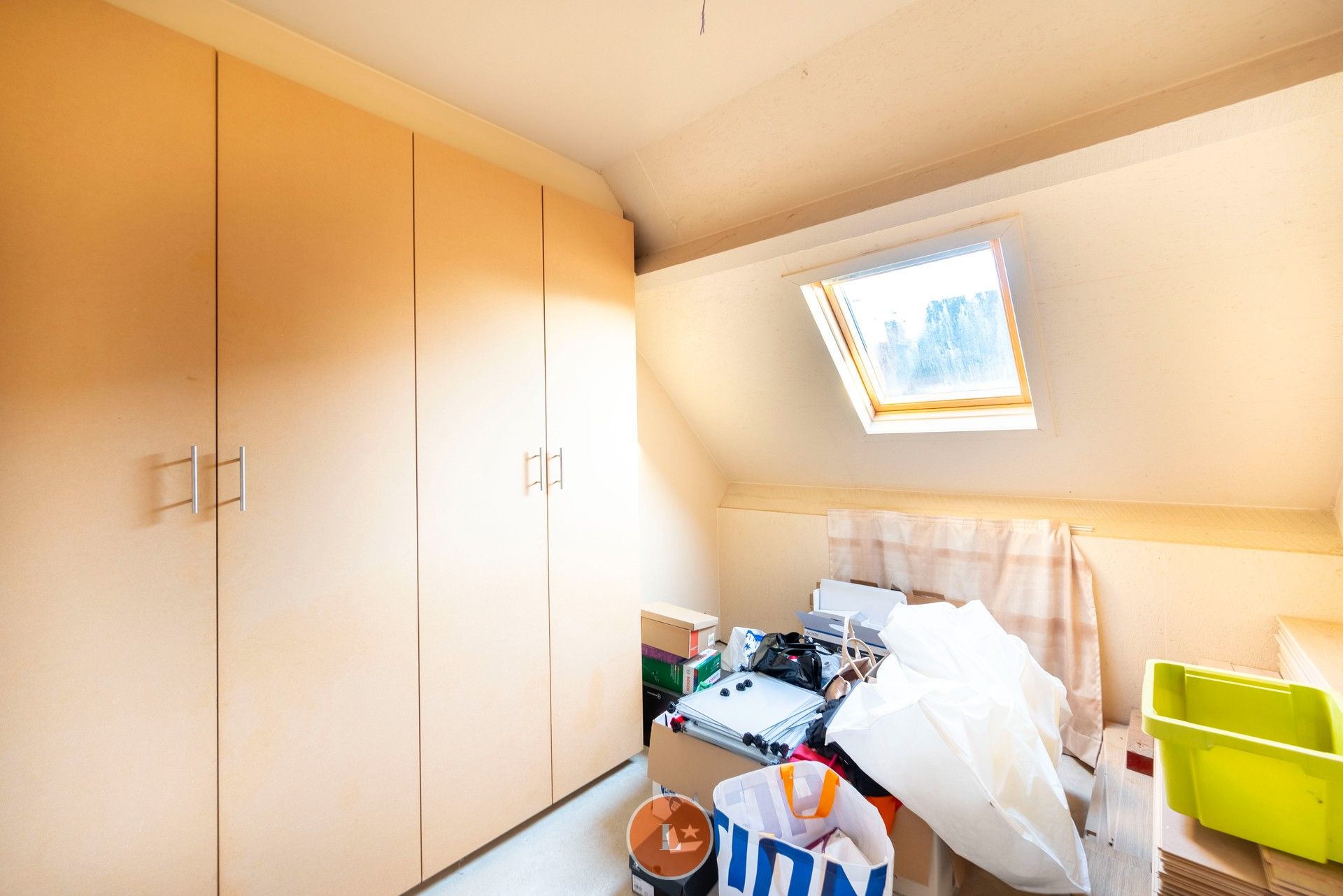 Instapklare gezinswoning met garage en tuin in Wevelgem. foto 16