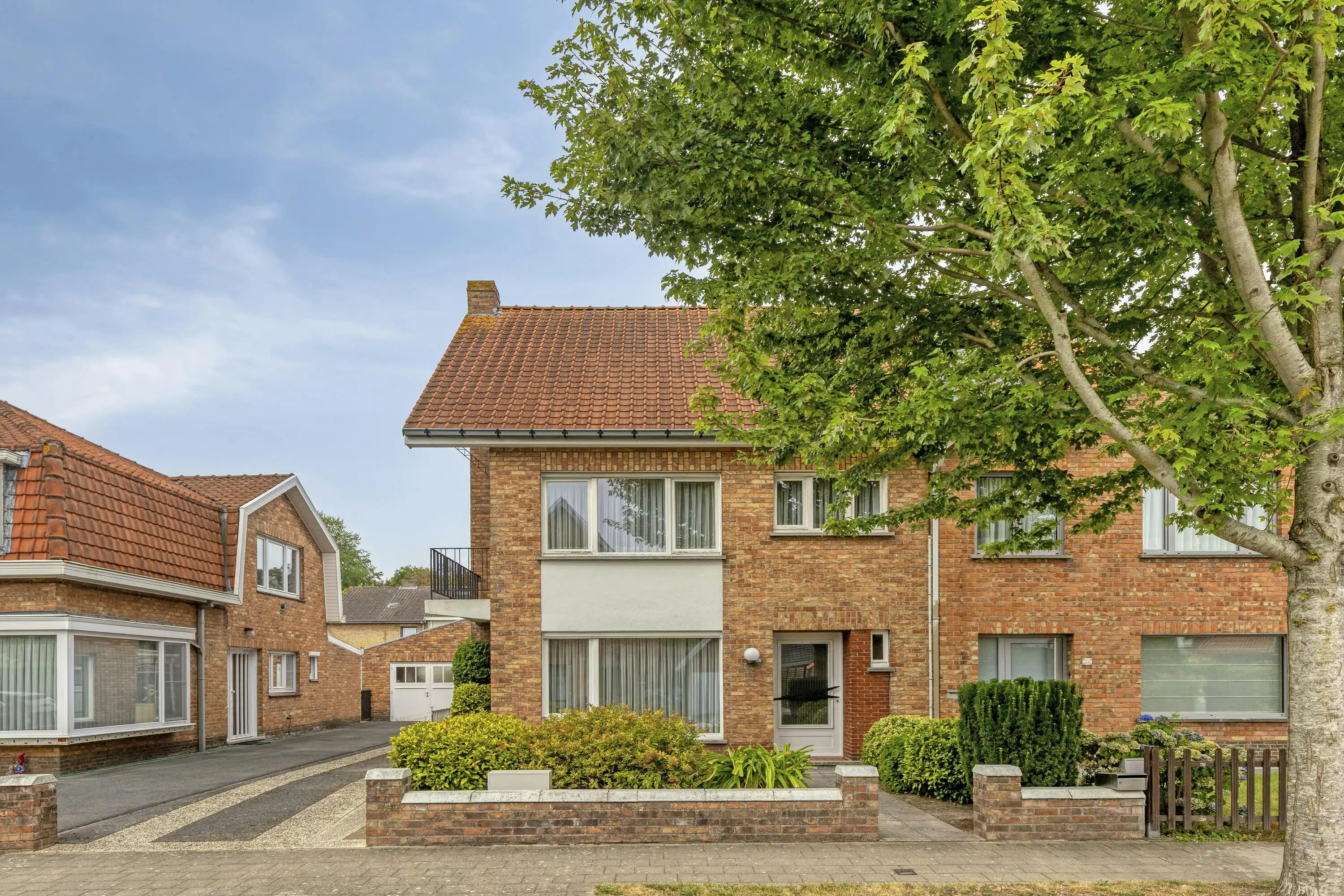 Halfopen huis op rustige locatie te koop te Brugge foto 2
