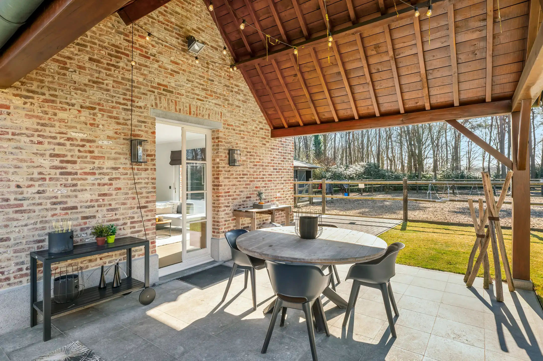 Topvilla met paardenaccomodatie, infinity-pool en 2e woning! foto 47