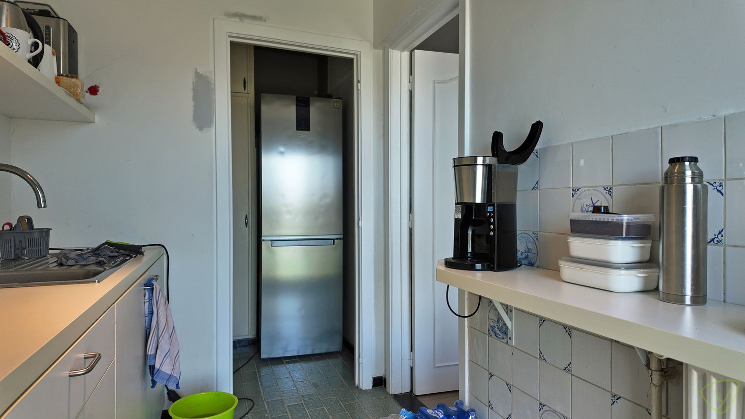 Instapklaar appartement met terras op de tweede verdieping! foto 8