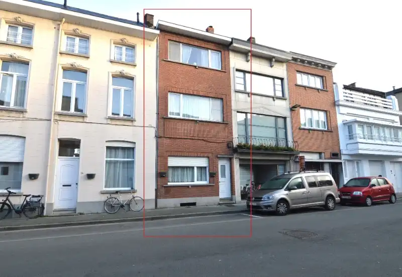 Hoofdfoto van de publicatie: TE RENOVEREN: 193 m2 - 4 slpks - nabij station/stadsrand