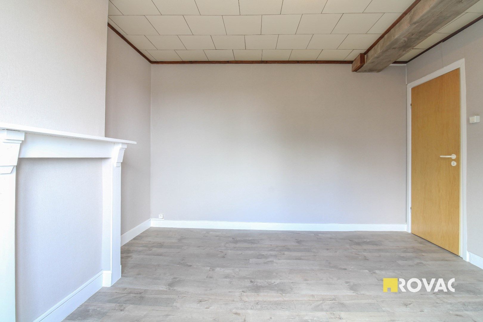 Landelijk gelegen alleenstaande woning met weide! foto 11
