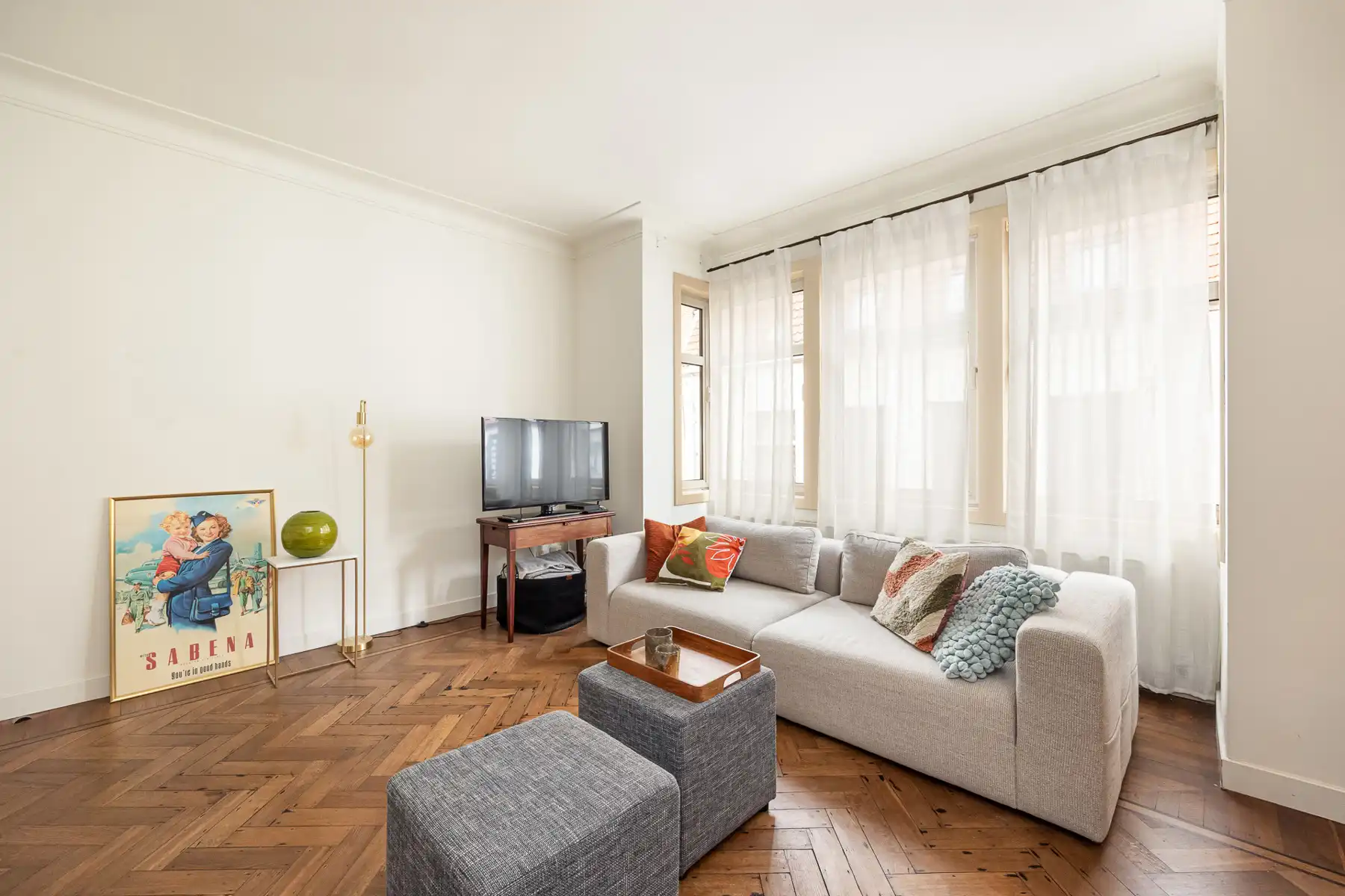 Tof 1-slaapkamerappartement in een prachtig art-deco gebouw! foto 2