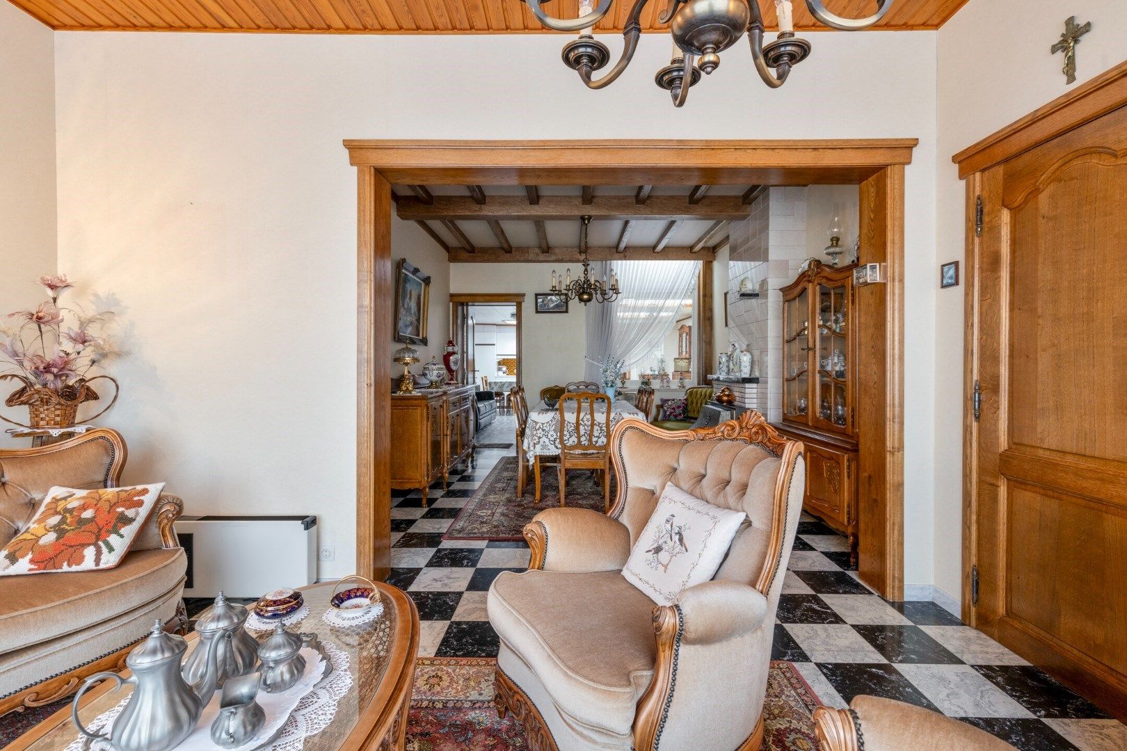 Kraaknette, ruime woning met dubbele garage! foto 4
