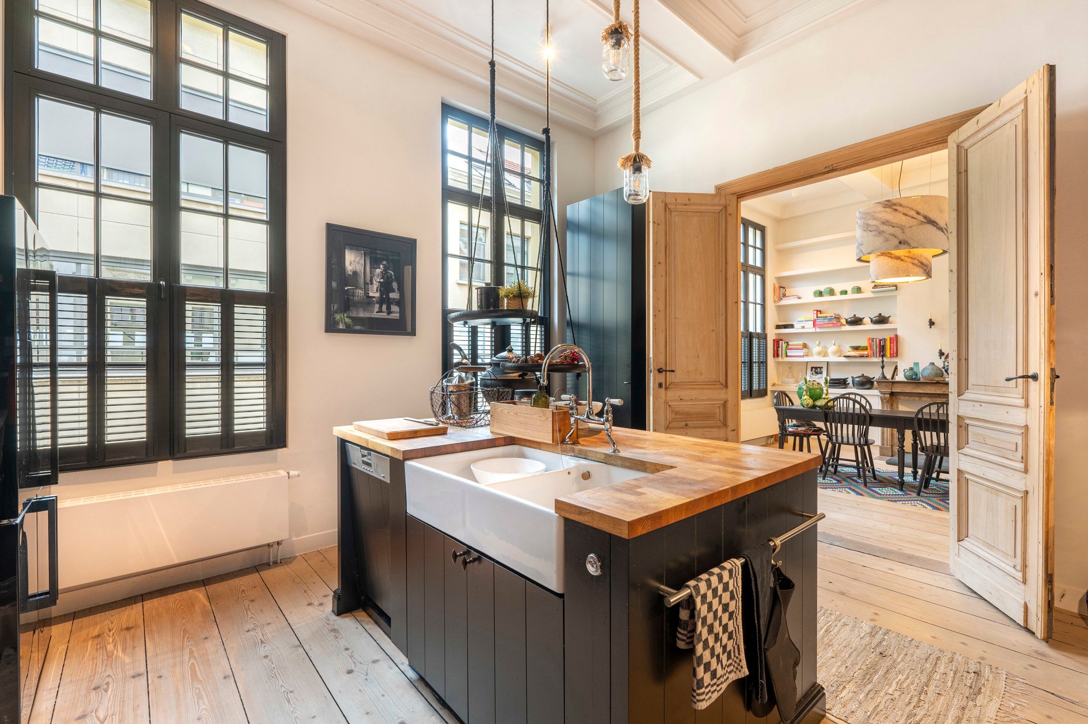 ANTWERPEN-CENTRUM - Meesterwoning met patio en parking foto 19