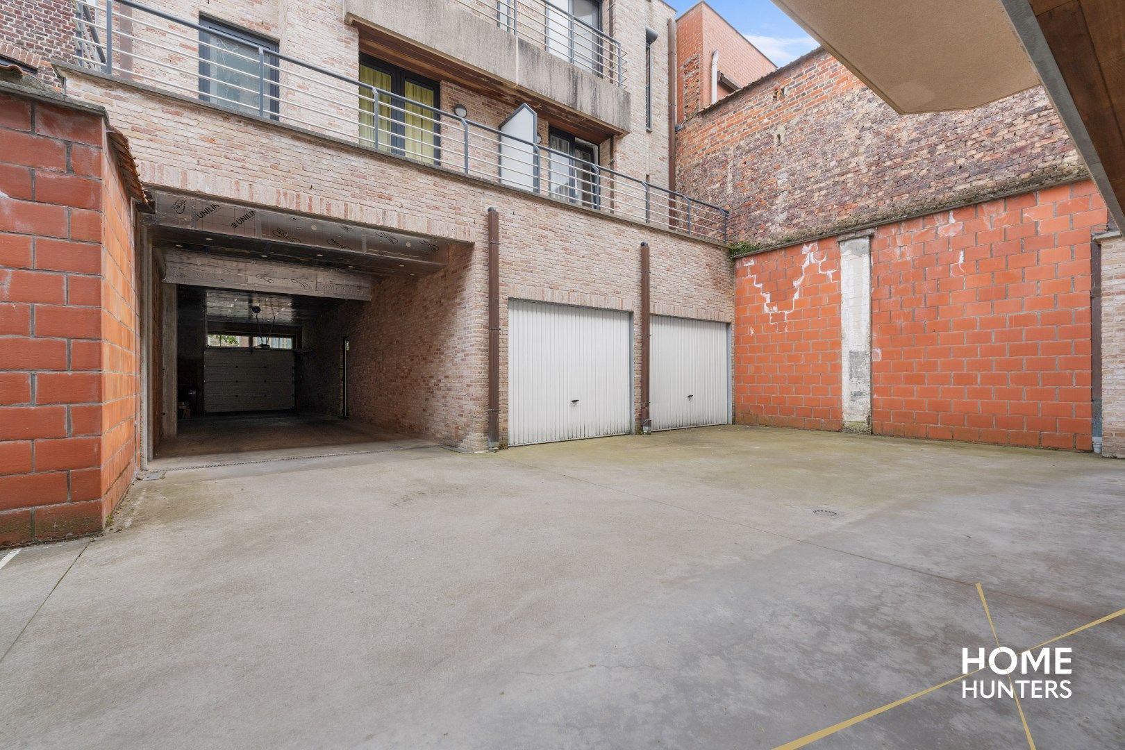 Instapklaar appartement met zonnig terras op toplocatie in Ieper foto 19