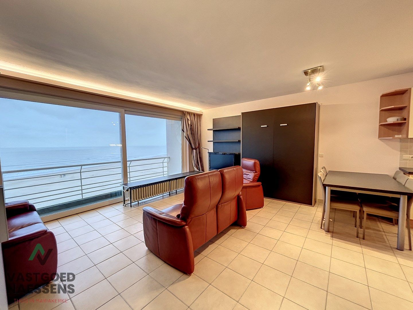 Instapklare studio met terras en zicht op zee  foto 2