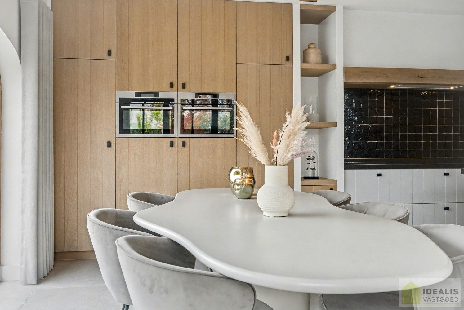 IDEALIS VASTGOED - BIJZONDERE EN HOOGWAARDIG AFGEWERKTE VILLA OP GEGEERDE LOCATIE foto 20