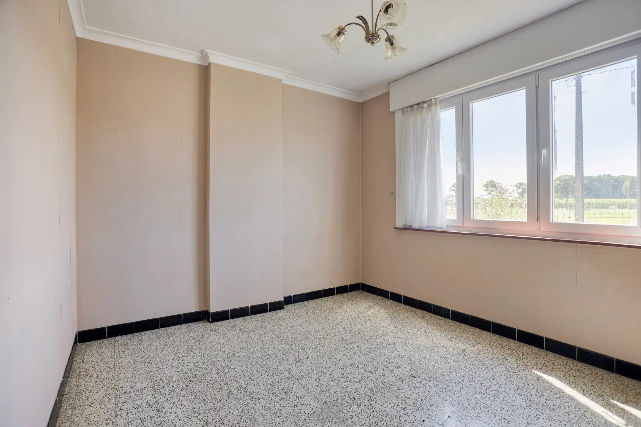 Te renoveren woning op een uniek perceel van 26are foto 10