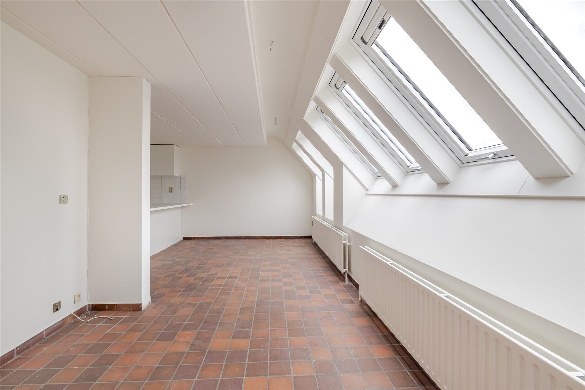 Opbrengsteigendom bestaande uit 7 appartementen + 1 kantoorruimte + 13 overdekte autostaanplaatsen foto 16