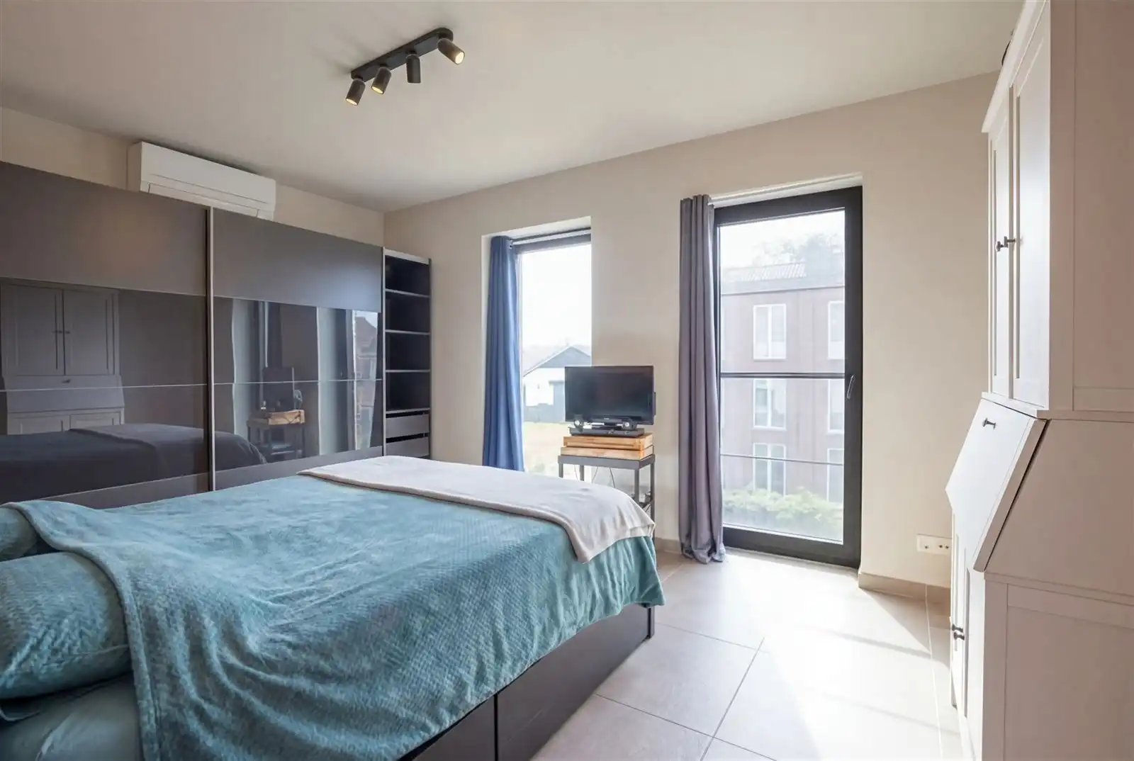 Recent appartement, rustig gelegen, doch op 200m van centrum foto 14