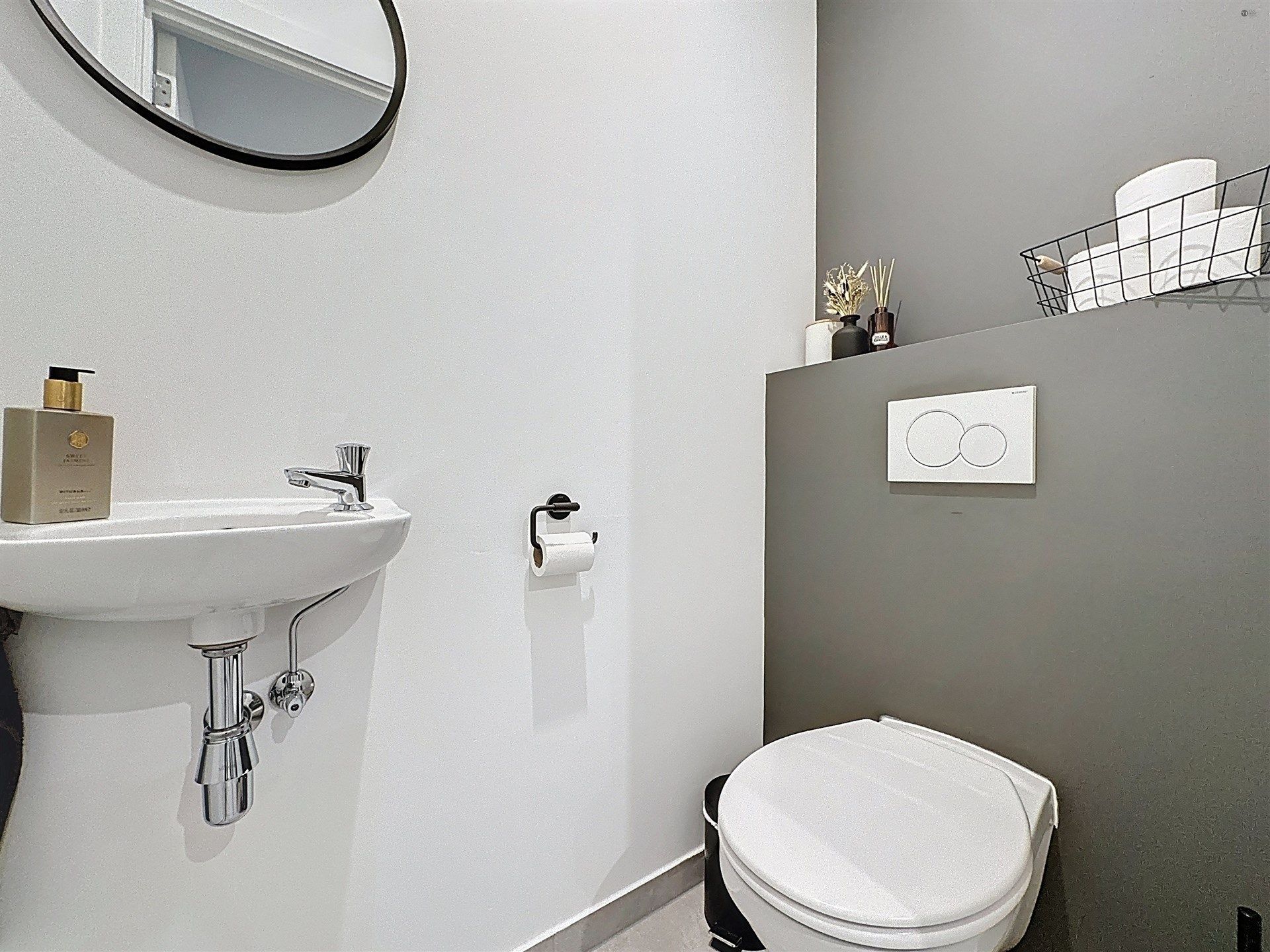 Recent en energiezuinig (A-label) appartement met groot overdekt terras, ondergrondse autostaanplaats en privatieve berging. foto 9