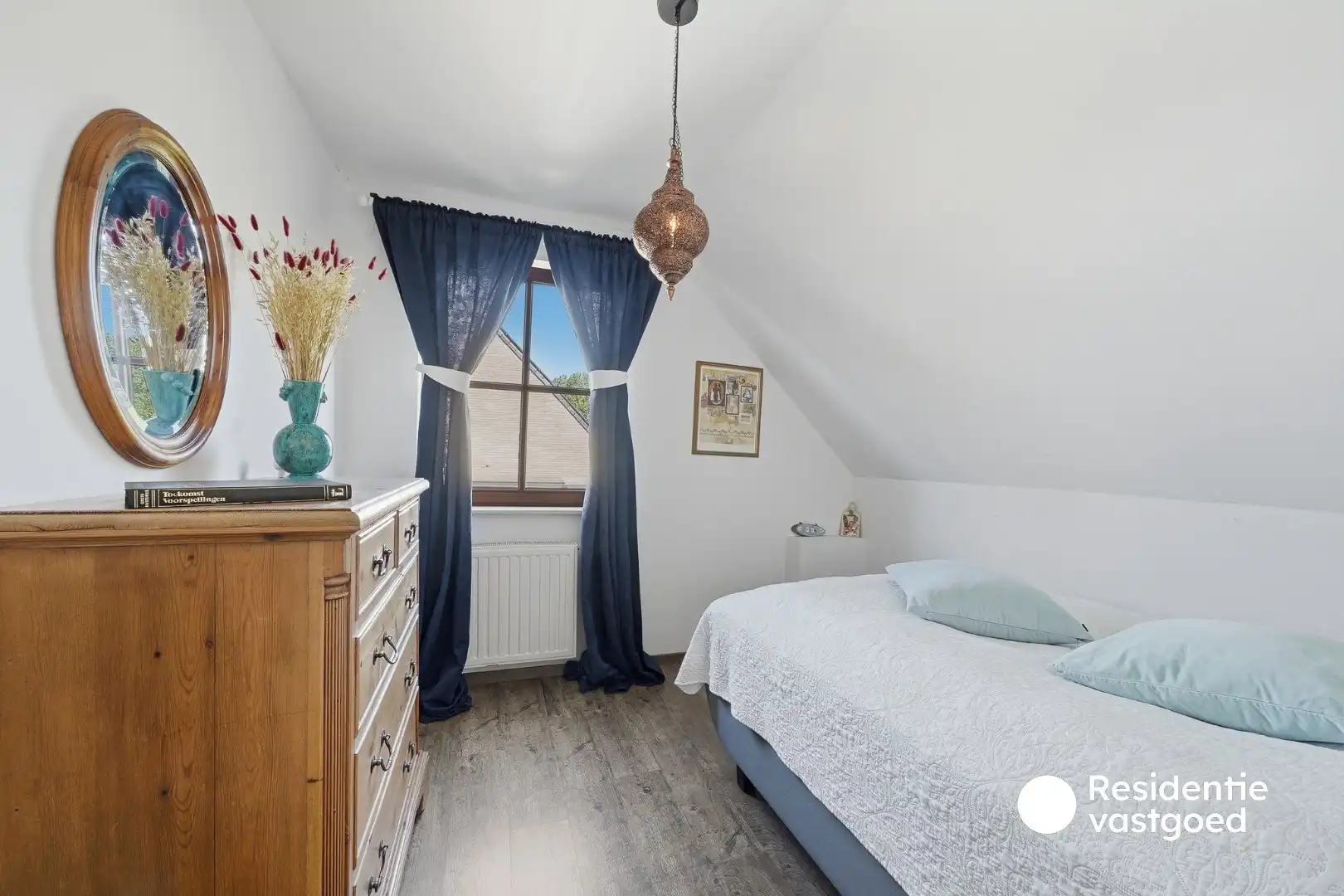Ruime alleenstaande woning met 4 slaapkamers in rustige omgeving foto 11