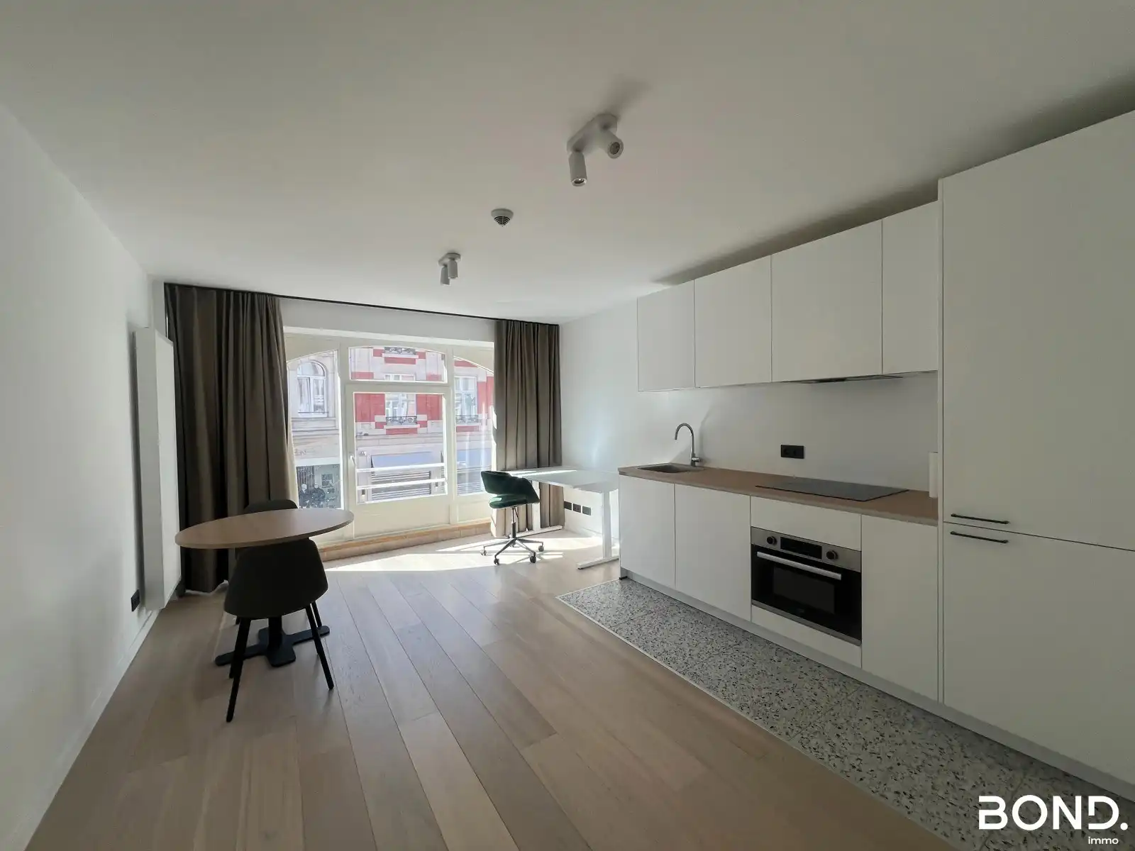 Totaal gerenoveerde studentenstudio te huur in hartje Leuven foto 2