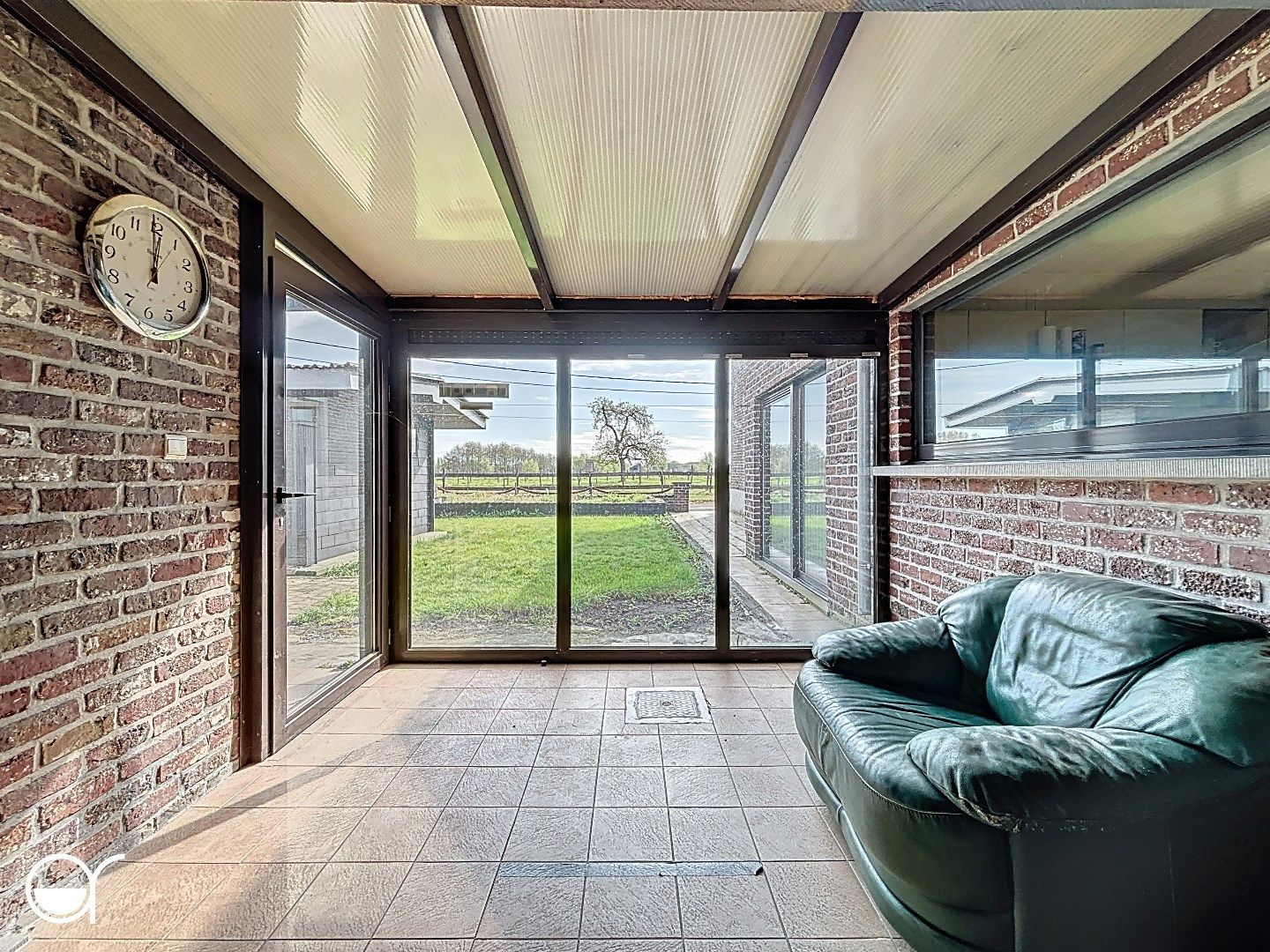 Te renoveren woning met uitzicht op de velden foto 10