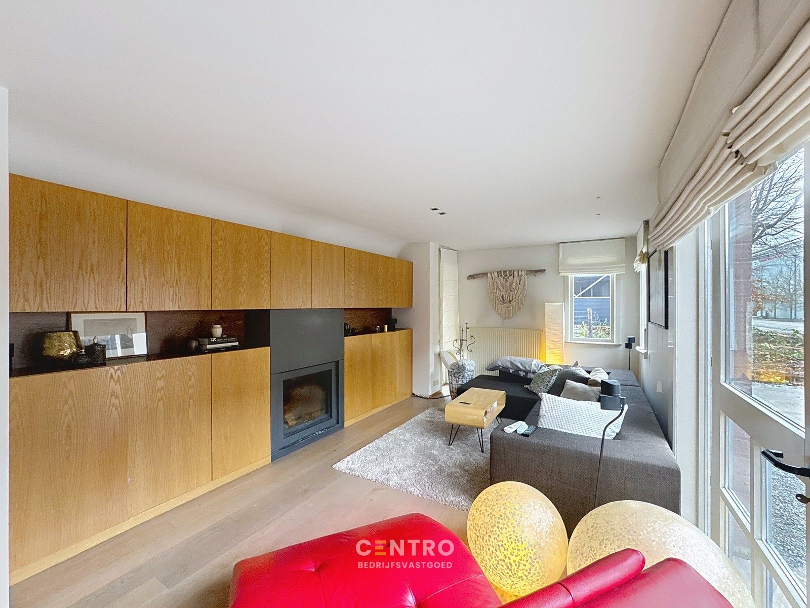 Prachtig BEDRIJFSPAND, bestaande uit MAGAZIJN (576m2 + tussenverdieping), BURELEN en instapklare, alleenstaande WONING. Op ambachtelijke zone te Aalter. foto 21