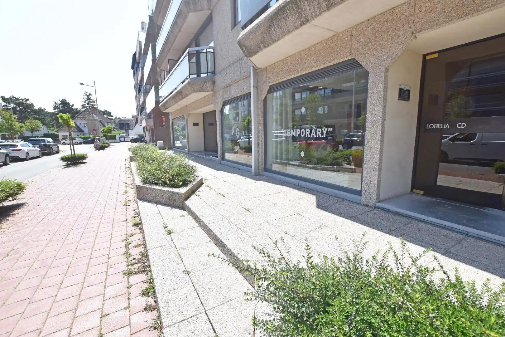 Mooi gerenoveerd, goed gelegen handelspand in de Van Bunnenlaan  foto 2