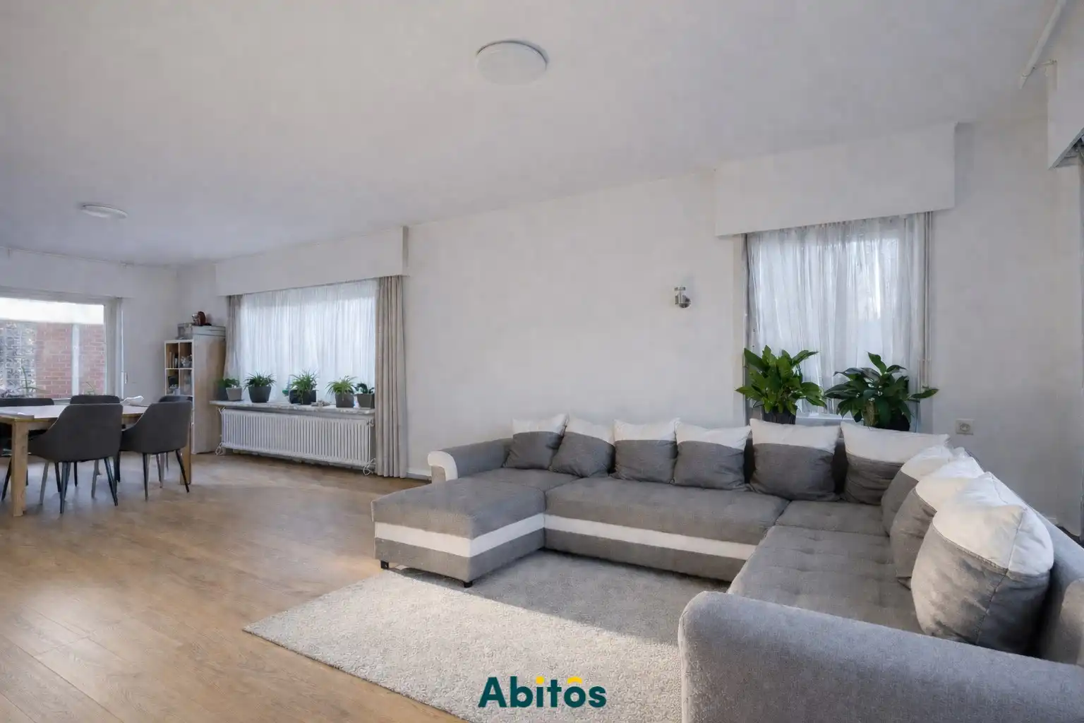 Halfopen woning met ruime opslagruimte foto 9