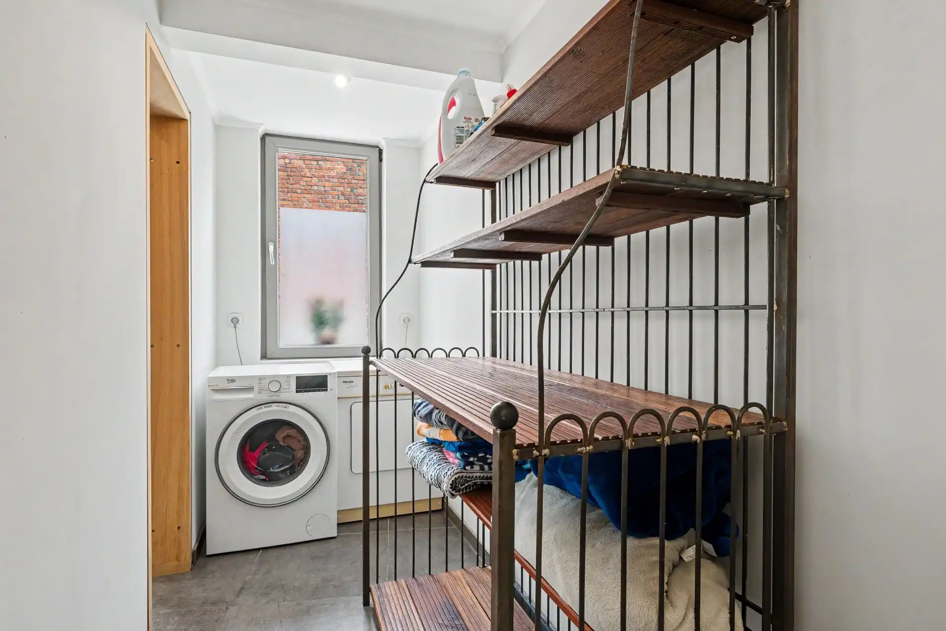 Instapklare woning met 2 slaapkamers en garage vlak bij het centrum van Stekene foto 12