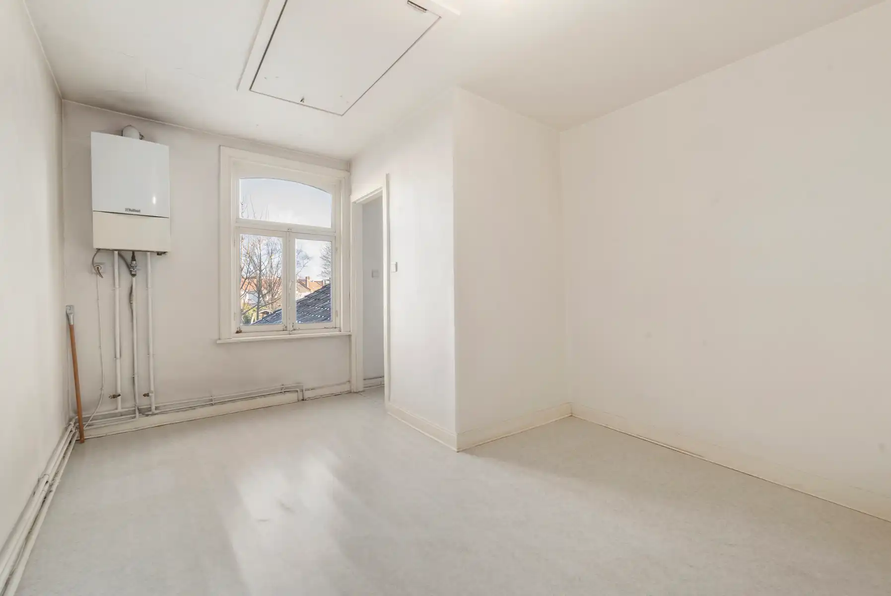Te renoveren woonhuis op 219m²,centraal gelegen te Roeselare foto 9