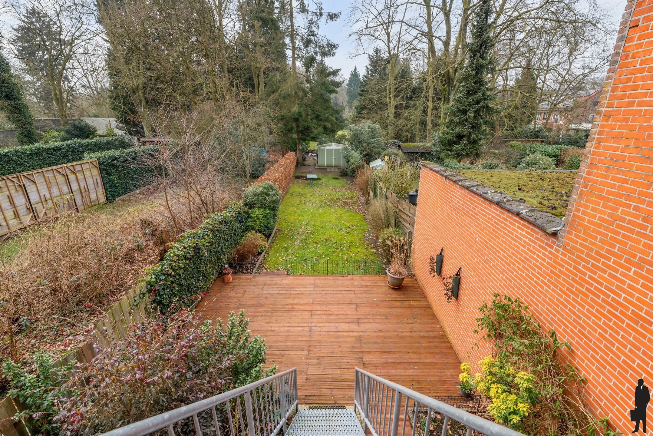 Te renoveren ruime bel-etagewoning op ca. 315 m² met veel potentieel en diepe besloten tuin! foto 14