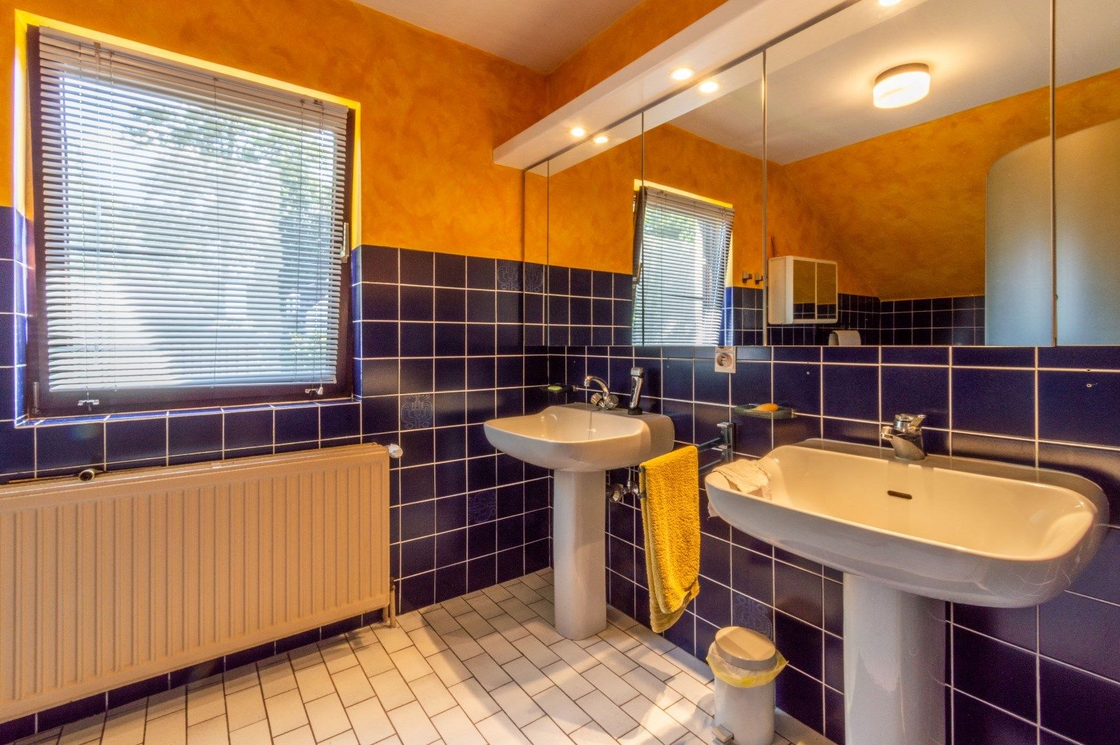 !!! OPTIE !!! Een degelijke en goed onderhouden villa met oa. 4 slaapkamers foto 18