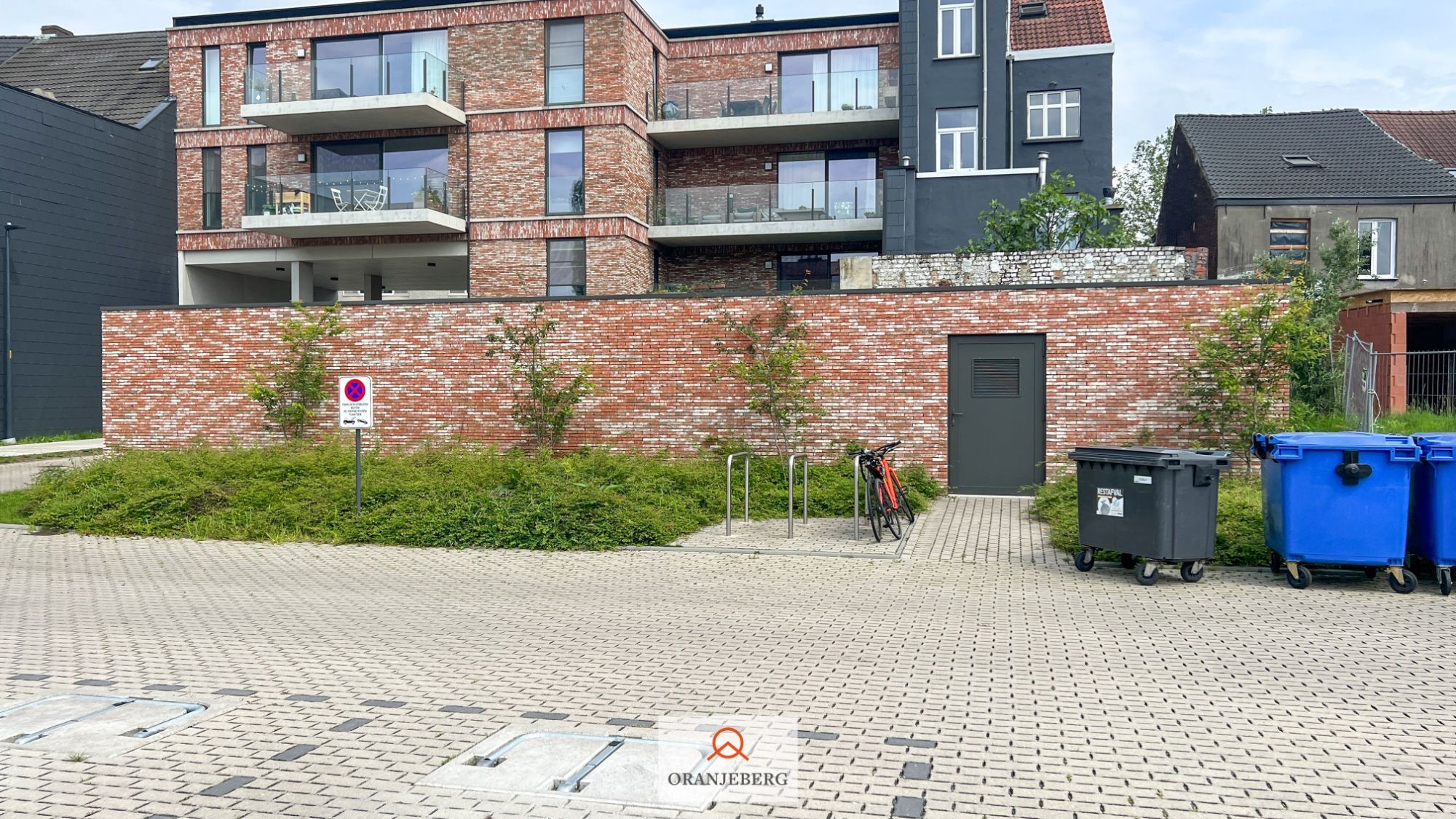 Luxe 2 slaapkamerappartement met 2 terrassen en privatieve tuin foto 34