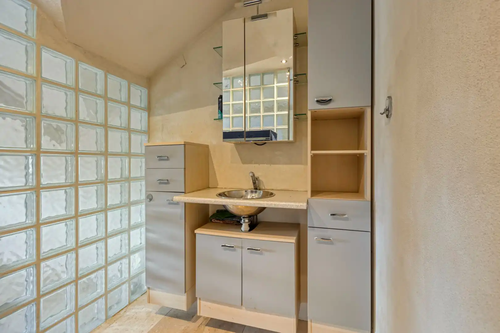 Charmante gezinswoning op ruim perceel foto 35