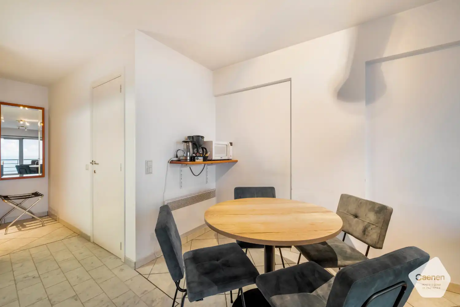 Centraal gelegen één slaapkamer appartement met zicht op zee. foto 6