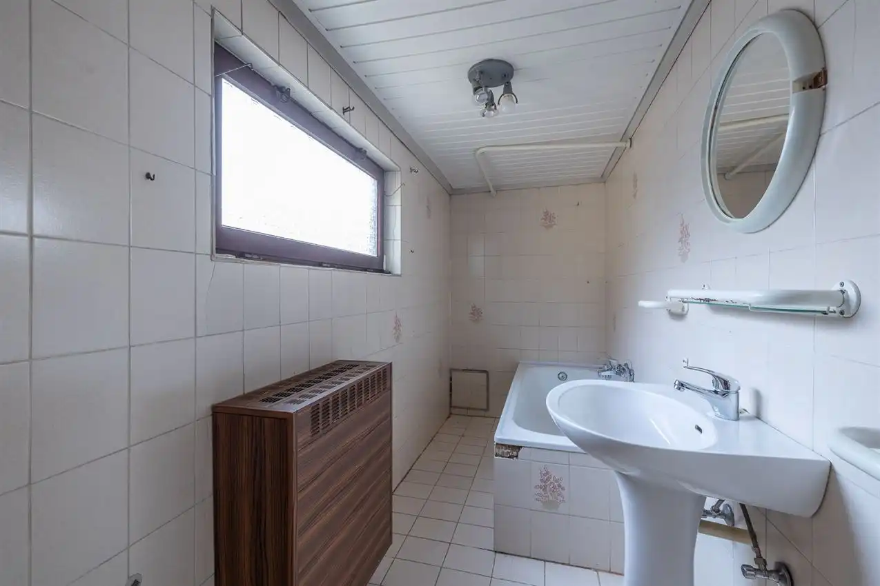 Op te frissen rijwoning in het centrum foto 15