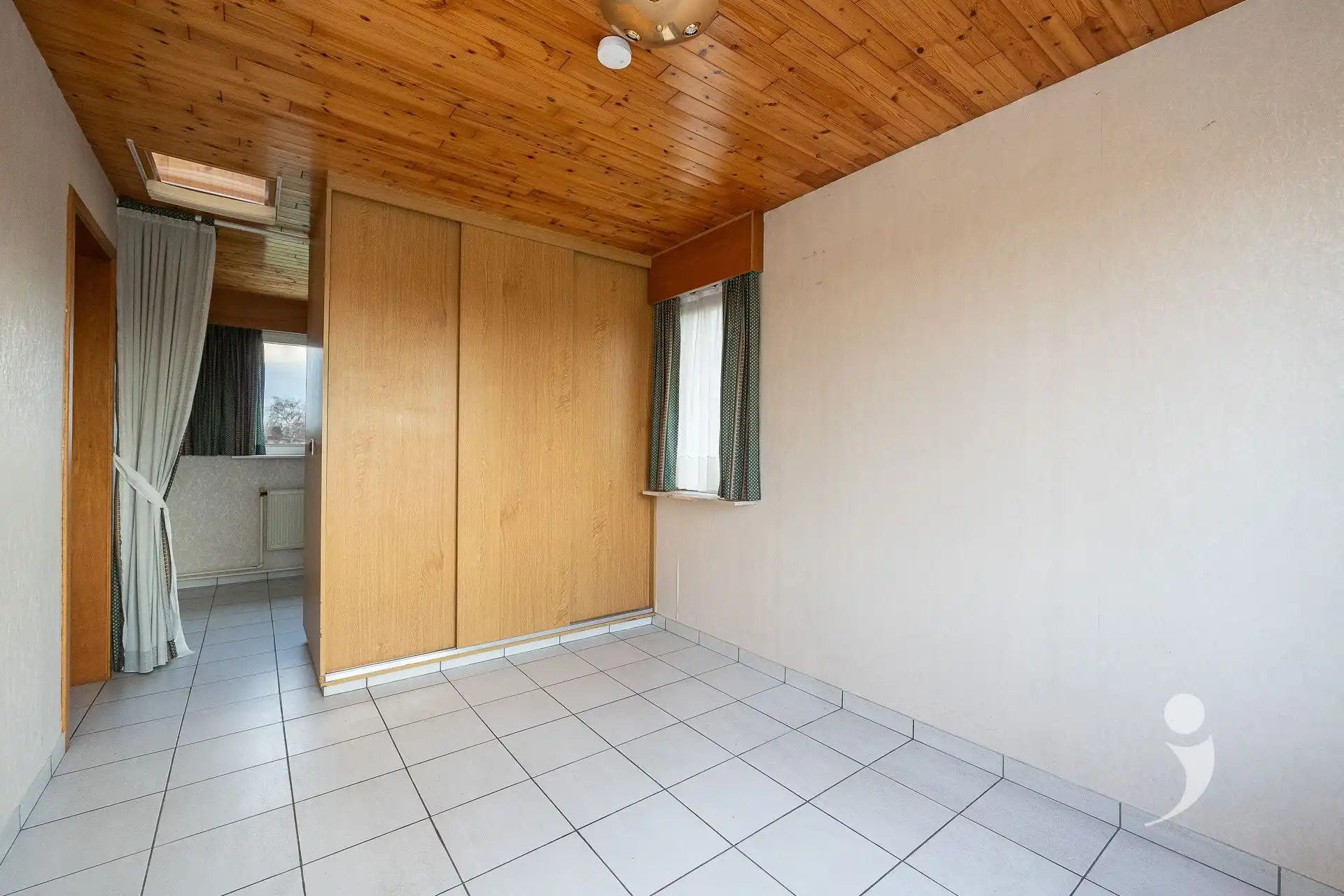 Te renoveren woning met zicht op de velden! foto 17