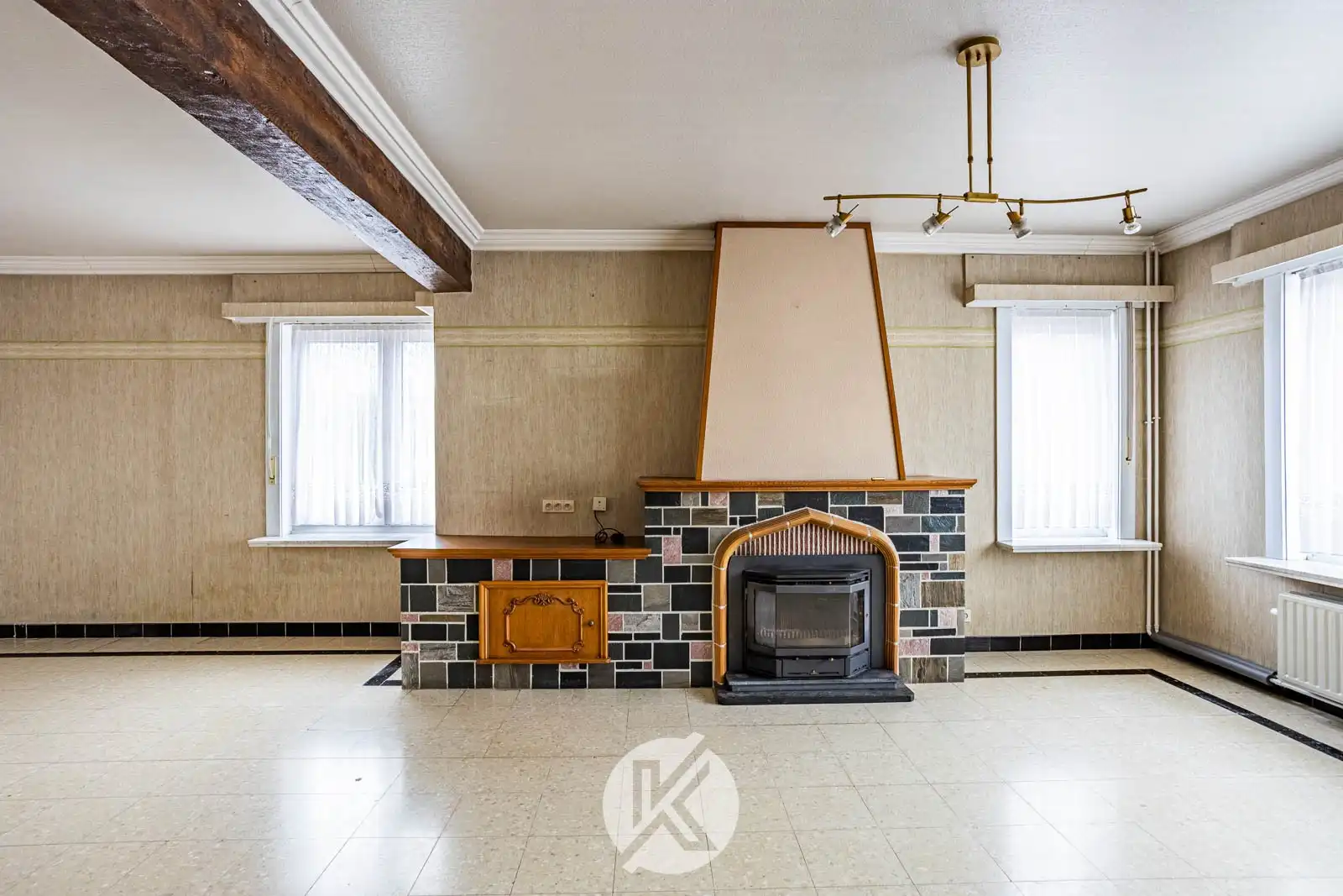 Vrijstaande, robuuste woning nabij het centrum foto 6