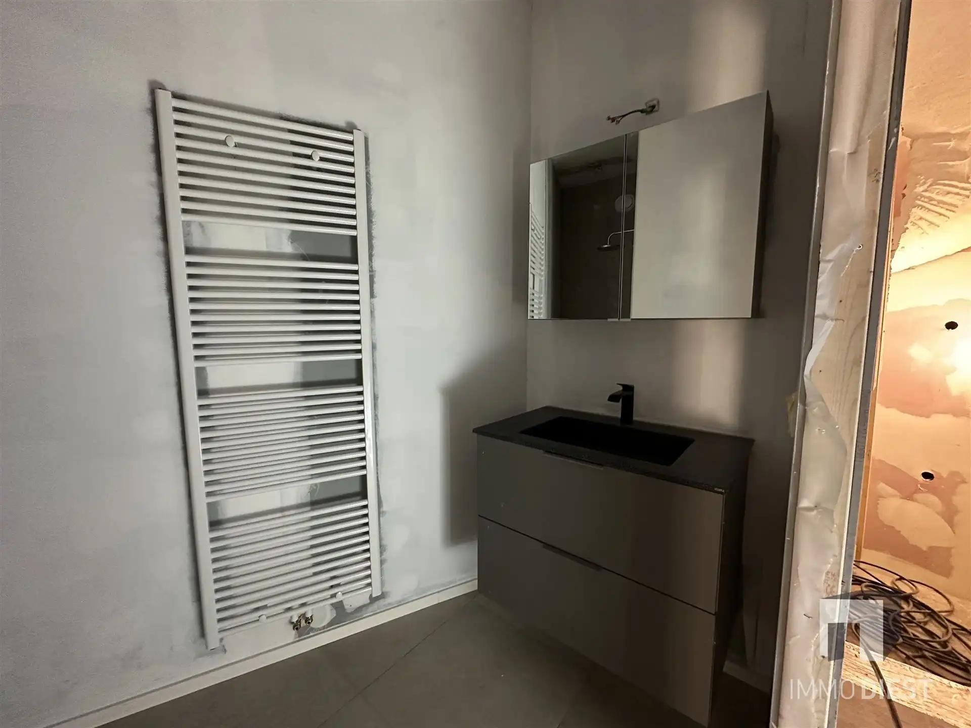 Opbrengsteigendom - 3 gloednieuwe appartementen + 1 handelspand foto 14