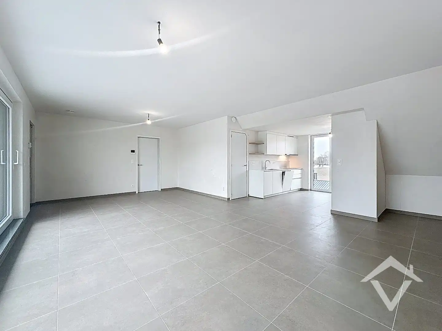 Nieuwbouwappartement met 2 slaapkamers en 2 terrassen in centrum Koekelare  foto 7