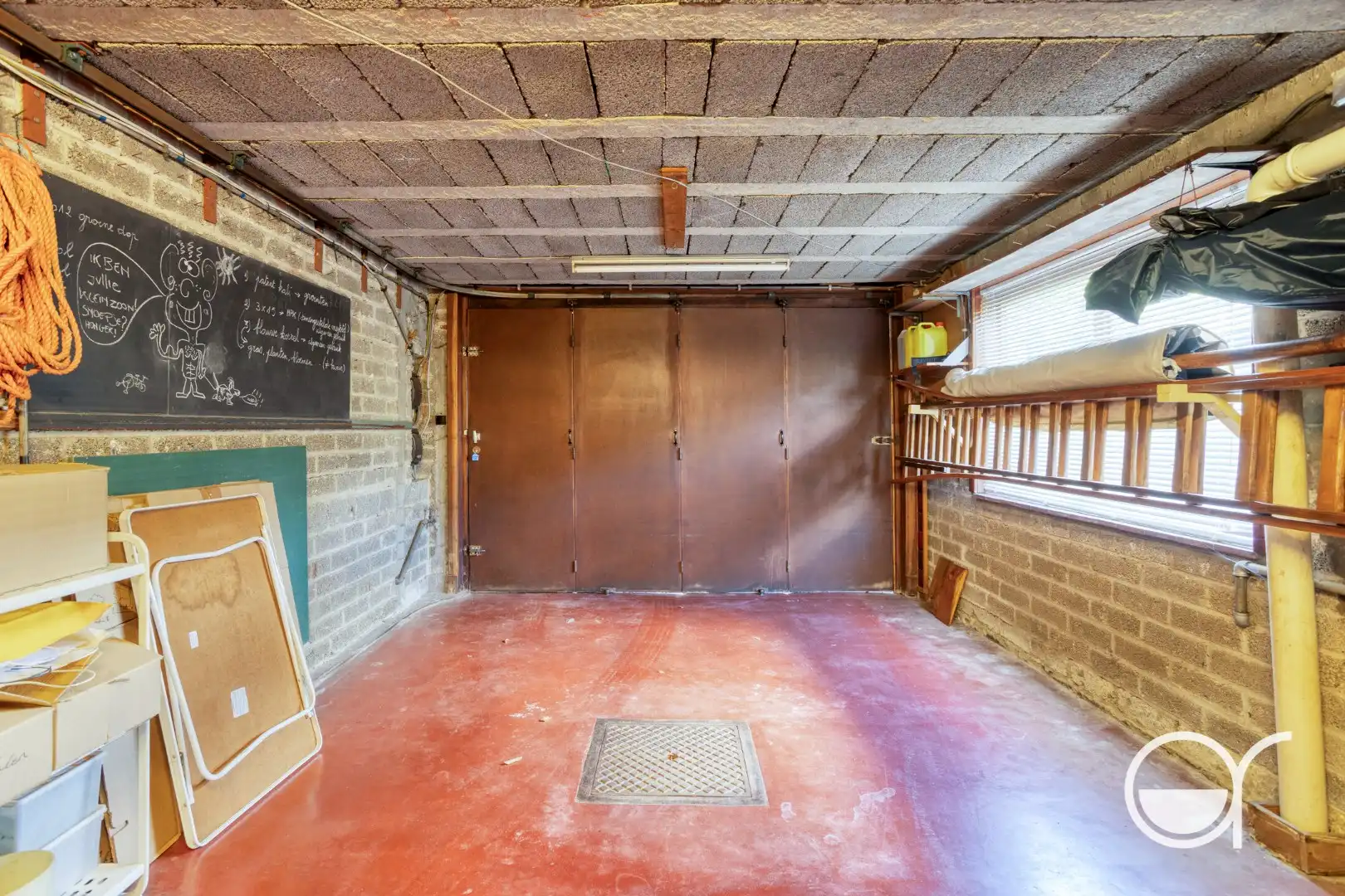 Woning met 3 slaapkamers  en een bureau gelegen in een doodlopende straat foto 25
