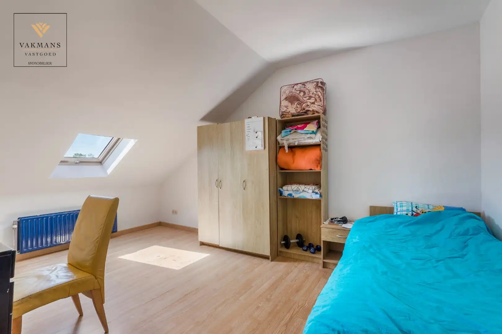 Ruime gezinswoning met 4 slaapkamers, tuin en eigen parkeerplaats. foto 16