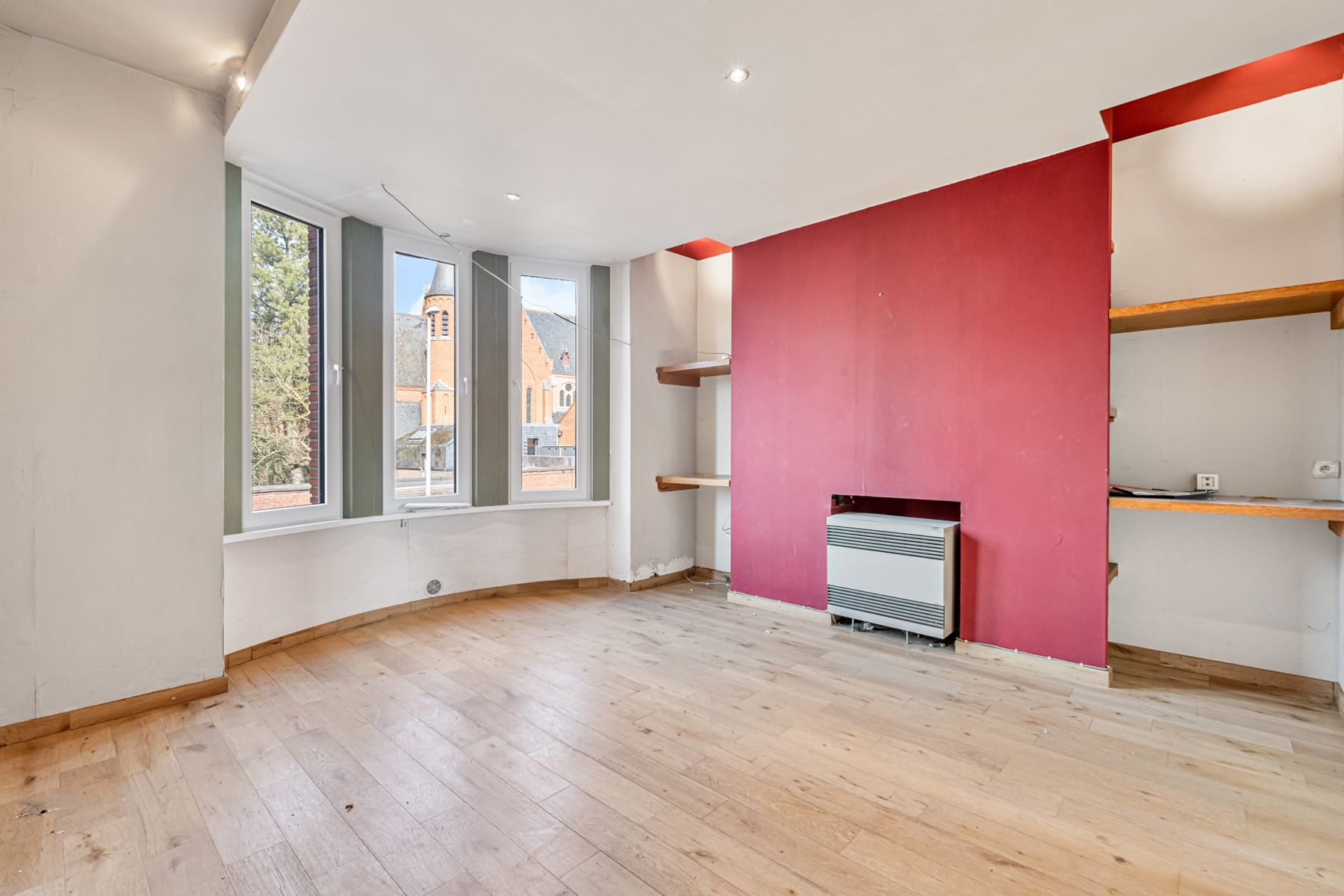Deels te renoveren Herenwoning met 6 slpks en grote tuin. foto 13