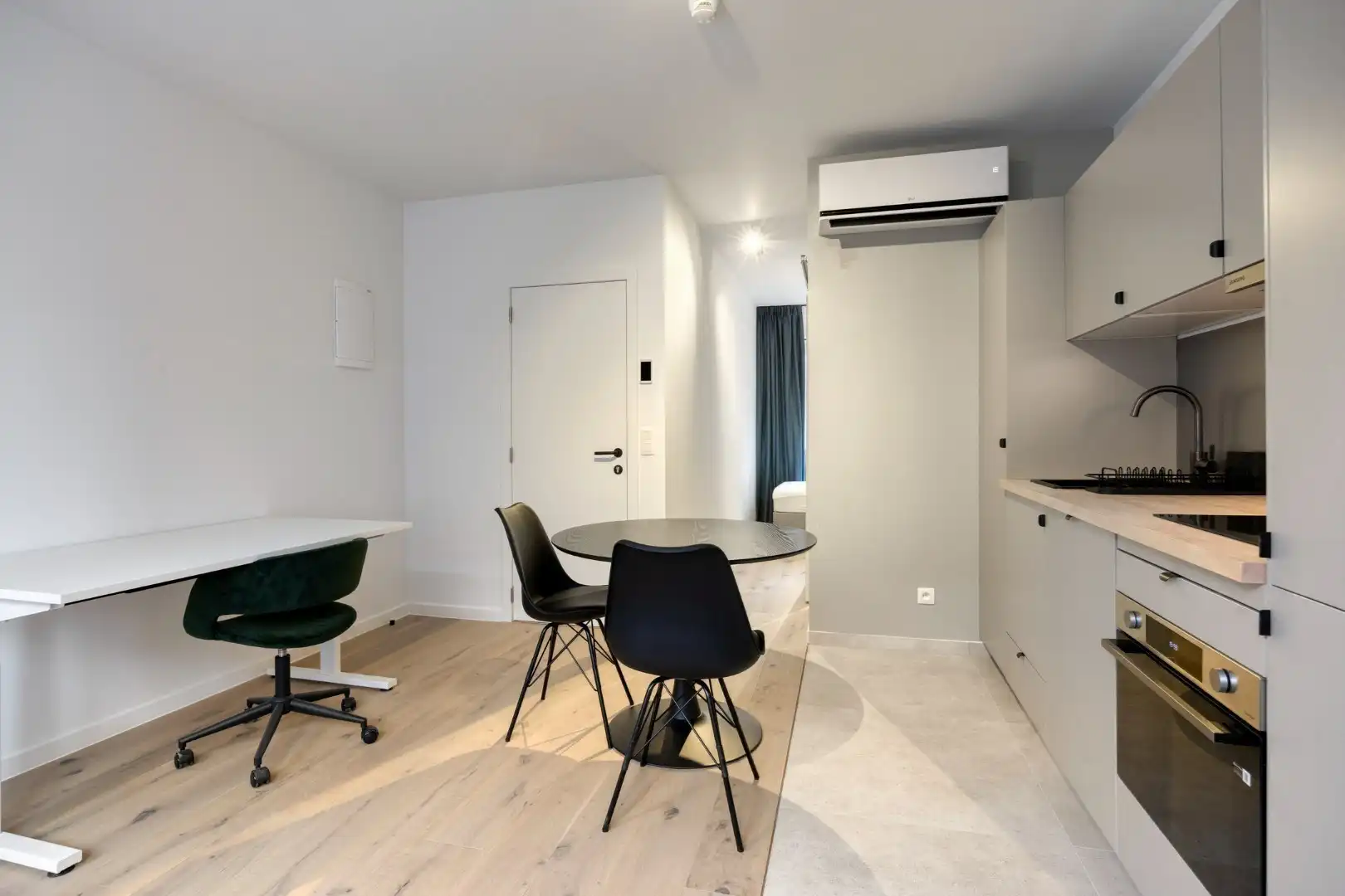 Totaal gerenoveerde en bemeubelde studio op gunstige ligging nabij Leuven  foto 12