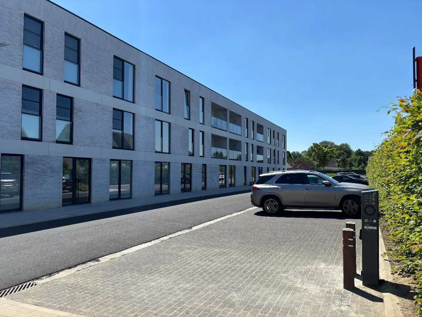 Prachtig nieuwbouwappartement met garage en groot terras! foto 2