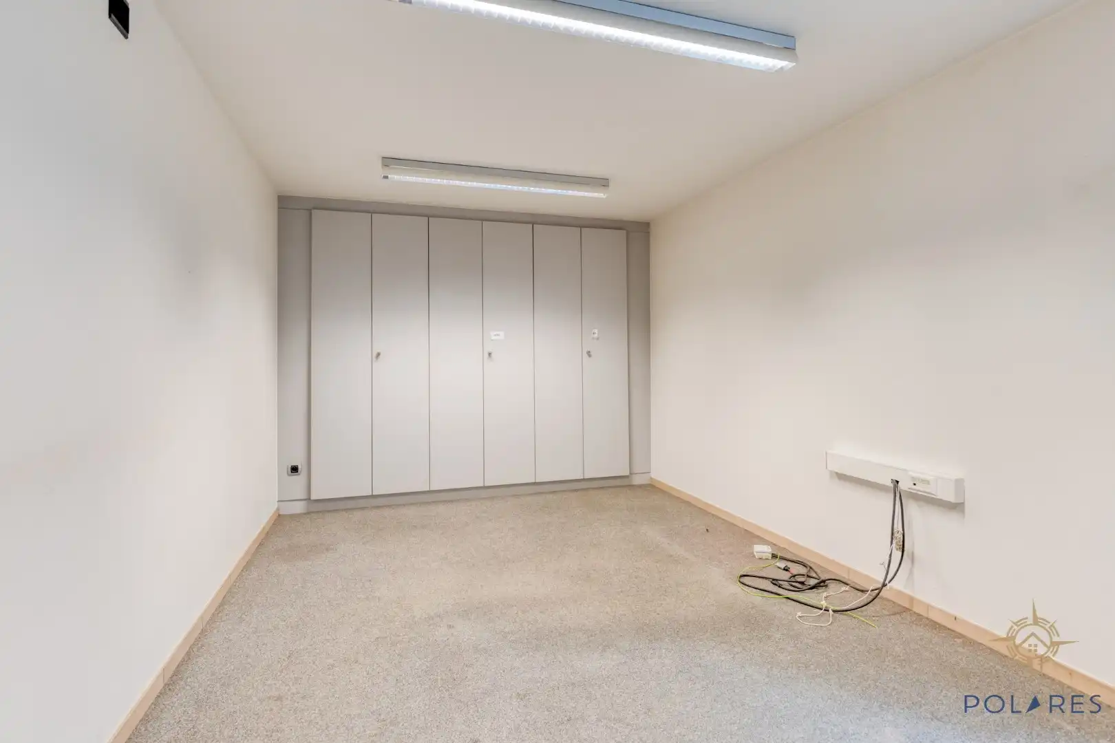 Zeer groot kantoorpand in de winkelstraat van Vilvoorde foto 7